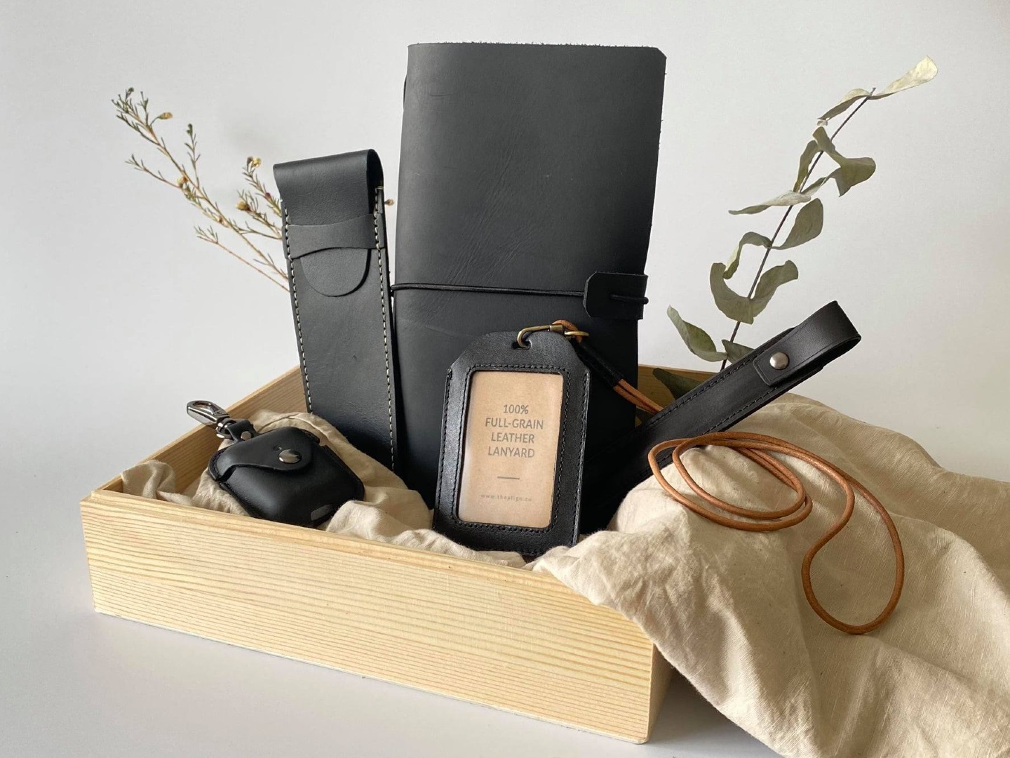 Elevate Your Brand: The Enduring Appeal of Leather Corporate Gifts